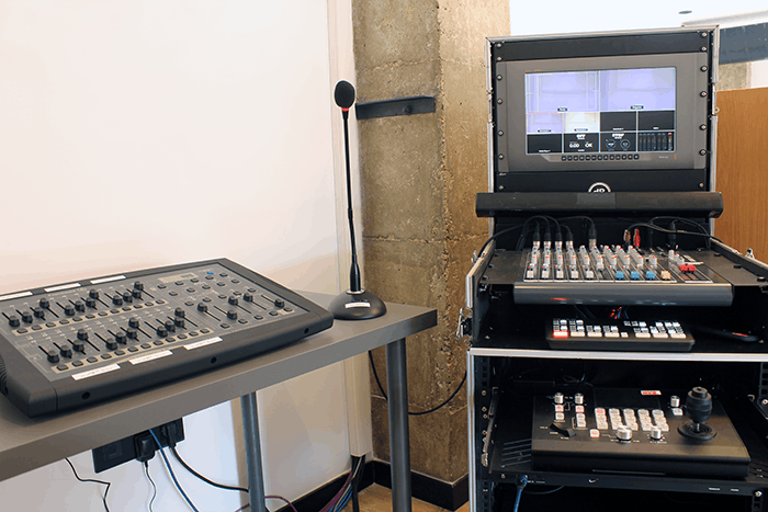 Pack audiovisual completo con cámaras, iluminación y croma
