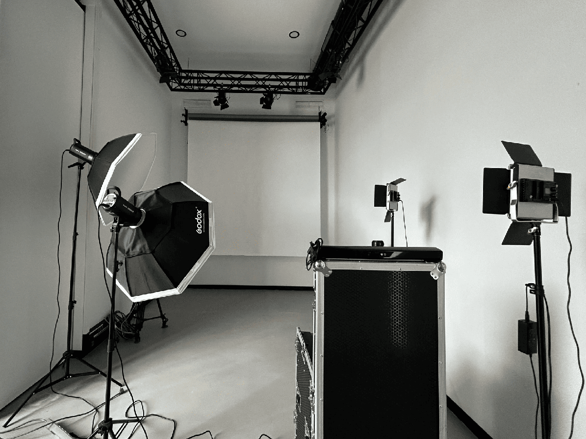Sala de producción audiovisual para grabaciones y streaming en VenyHaz